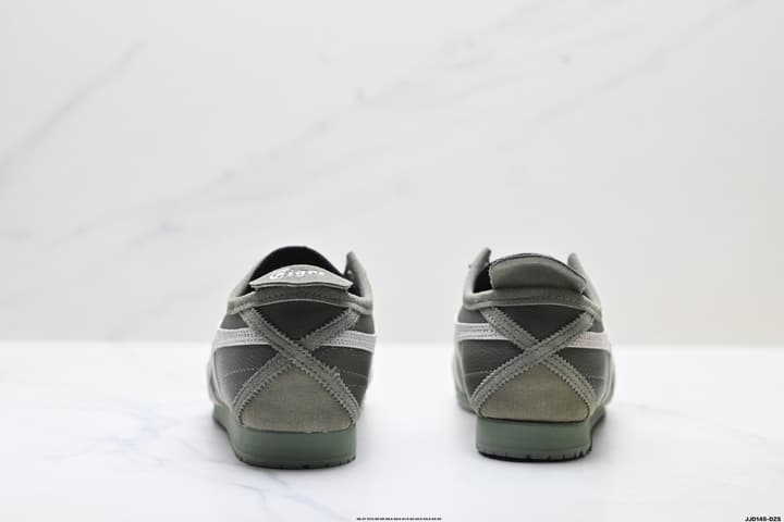 Onitsuka Tiger MEXICO 66 DELUXE NIPPON MADE Sneakers in Deep Sage With Light Grey Stripes
