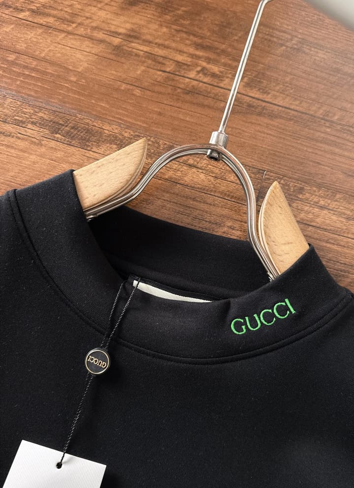 Gucci Long Sleeve T-Shirt – 2025FW in Black With Light Logo