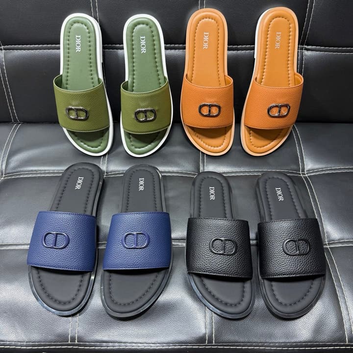 Dior Men's Pebbled Leather and Suede Slides – Spring/Summer Collection 2025 in Black Pebbled Leather Cross Strap
