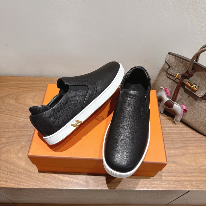 Hermès Classic Lightweight Couple's Slides – SS25 in Black Leather