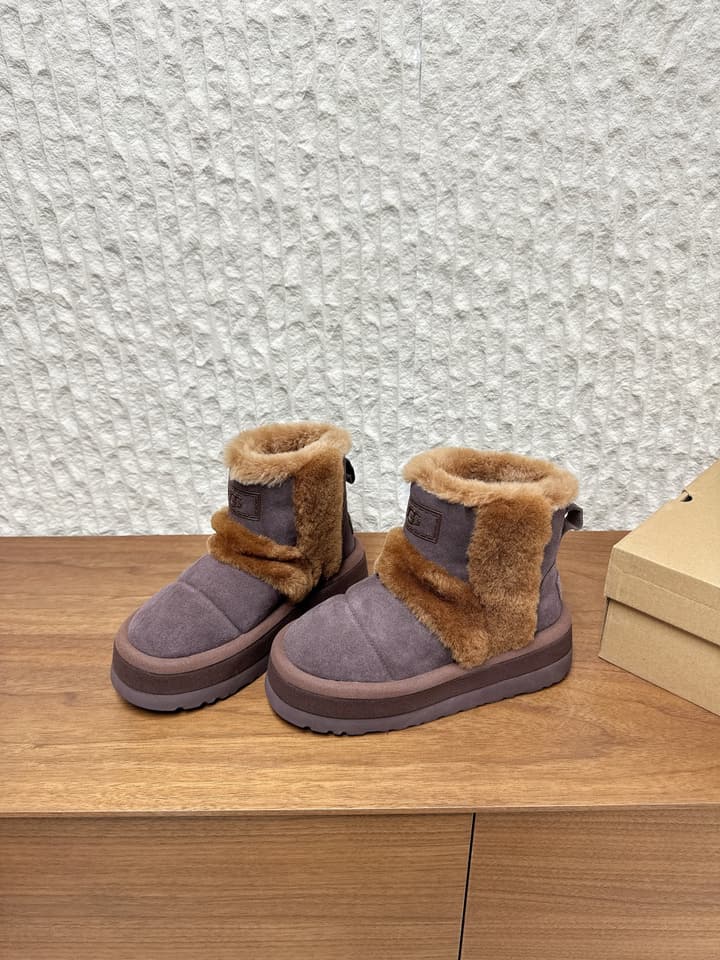 UGG Closed-Toe Fur-Lined Slippers – Autumn/Winter Collection in Black