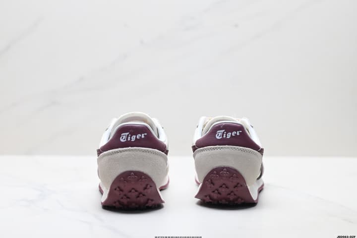 Onitsuka Tiger Edr 78 Low-Top Running Shoes in Cream And Burgundy