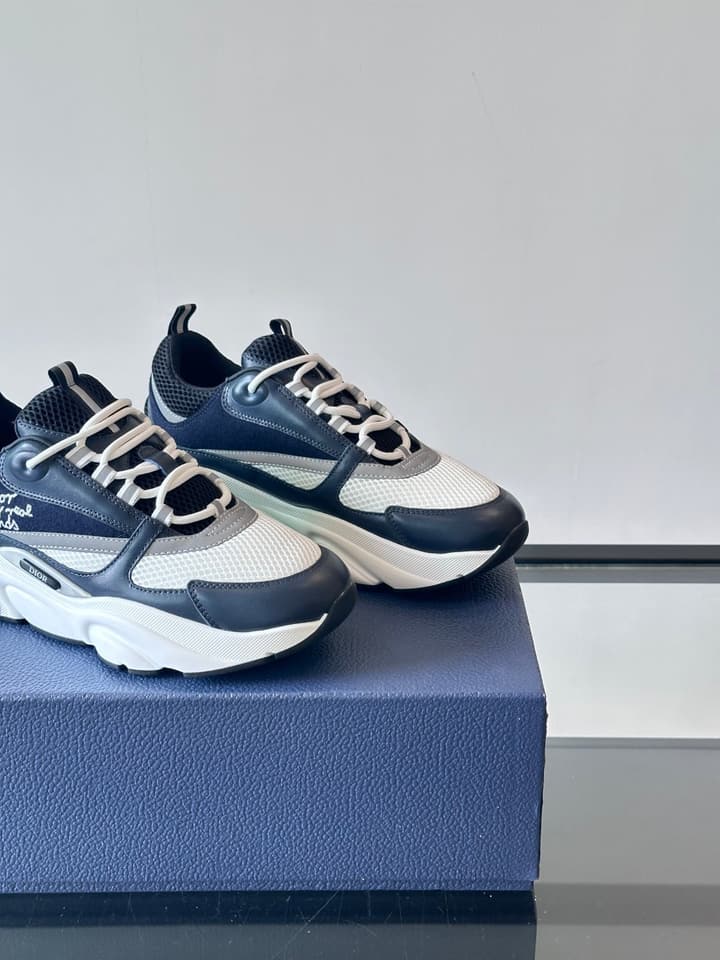 Dior B22 Retro Jogging Sneakers in Black And White Oblique