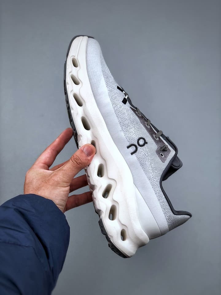 On Cloudtilt Lightweight Sneakers