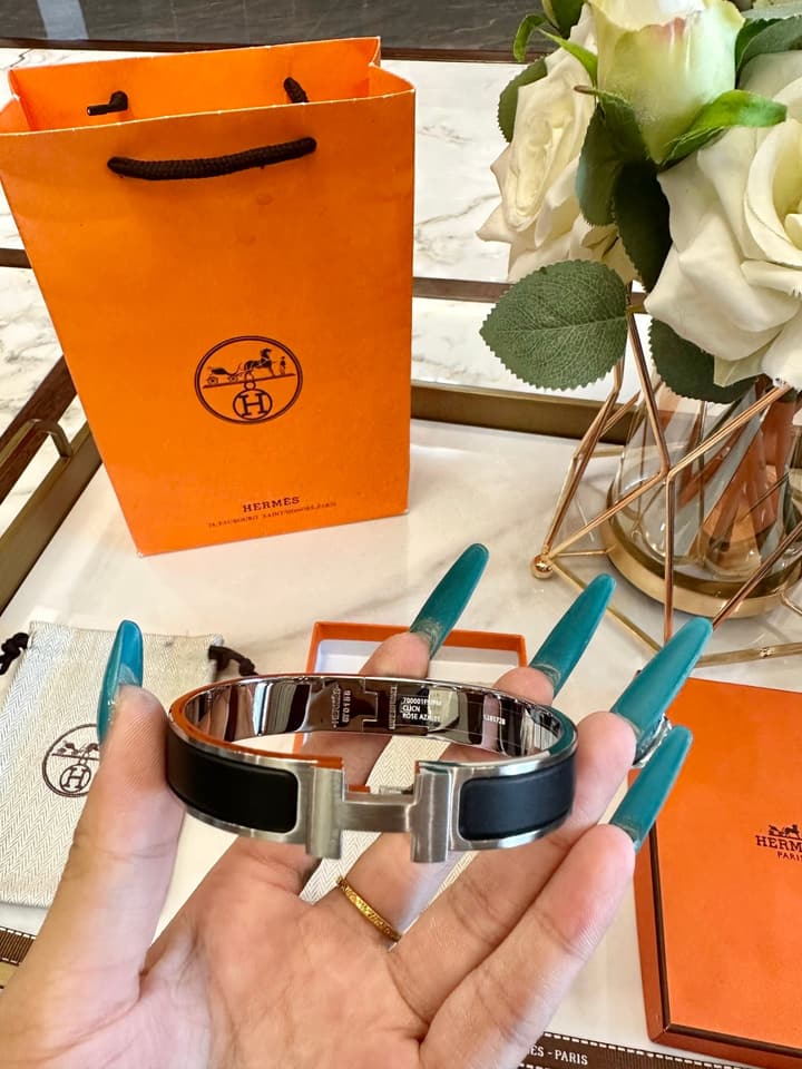Hermès H-Letter Oval Enamel Bracelet – 2024 Collection in Gold
