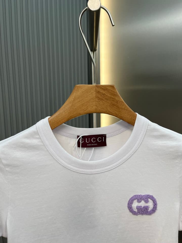 Gucci Fleece Logo Knit Cotton T-Shirt – 2026SS in White - Purple Logo