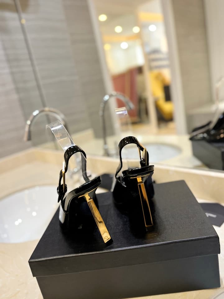Saint Laurent Square Toe Patent Leather Pumps in Caramel Gloss