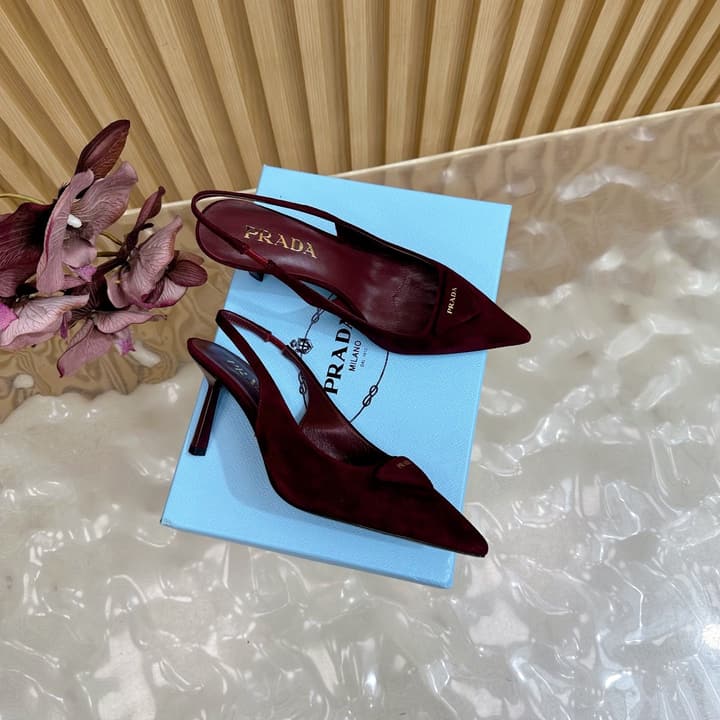 Prada 2025 Spring Pointed Toe Pumps in Matte Black
