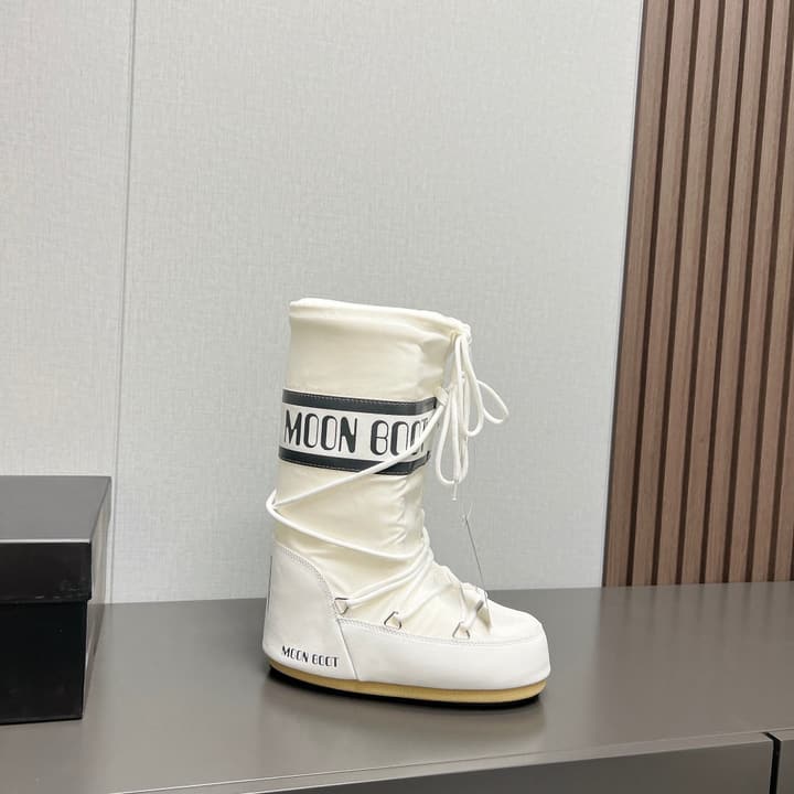 Moon Boot 2024FW Snow Boots in Matte Black