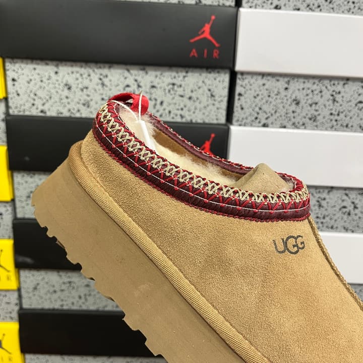 UGG Thick-Soled Low-Cut Fur Snow Boots in Olive Suede Patterned Trim