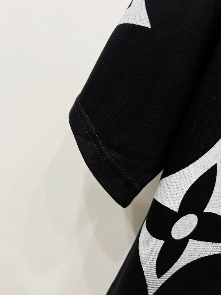 Louis Vuitton Monogram Gradient Logo T-Shirt – 25SS in Black