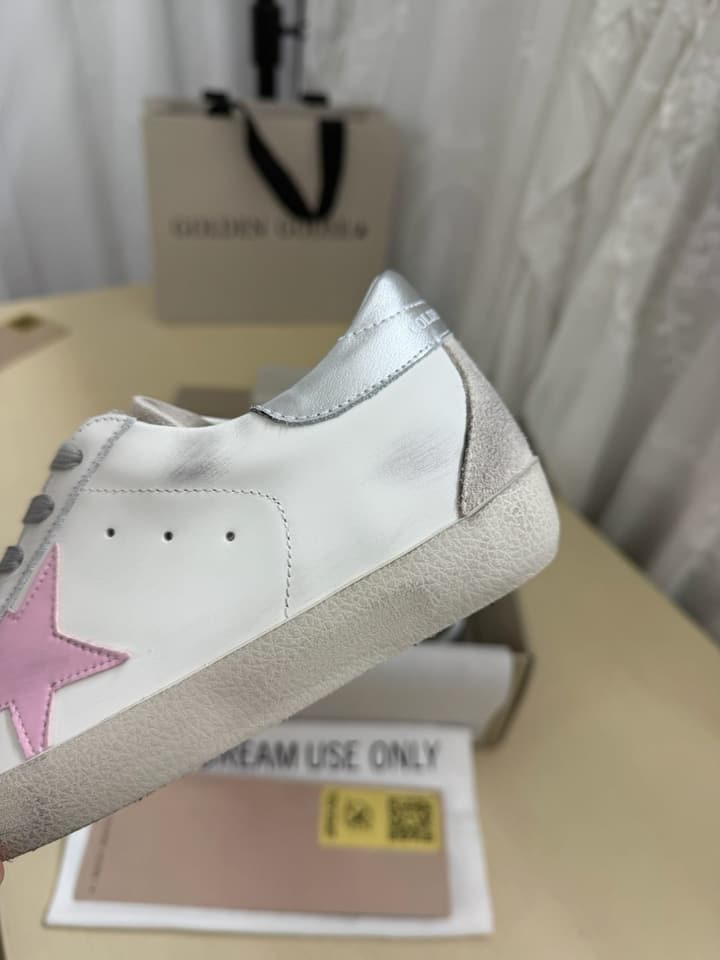 Golden Goose Super Star Leather Sneakers in Black Star Black Heel
