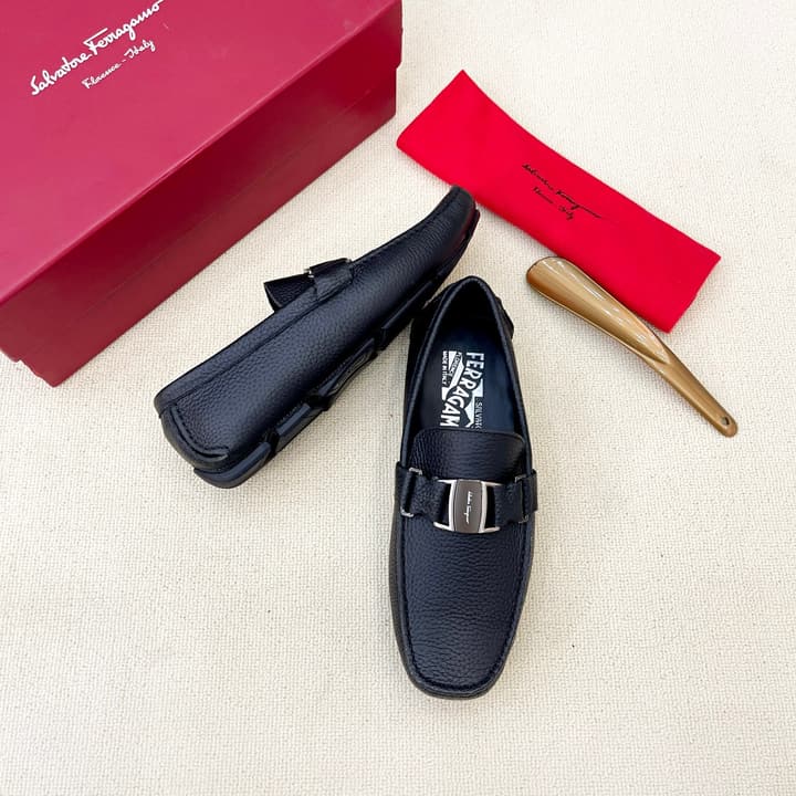 Ferragamo Men's Driving Loafers in Black Grained Gancini