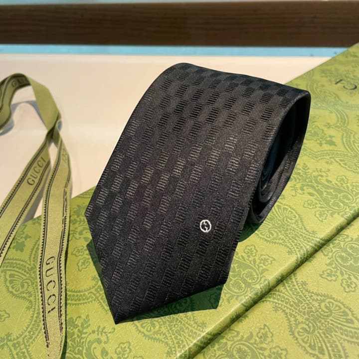 Gucci GG Logo Jacquard Tie in Black