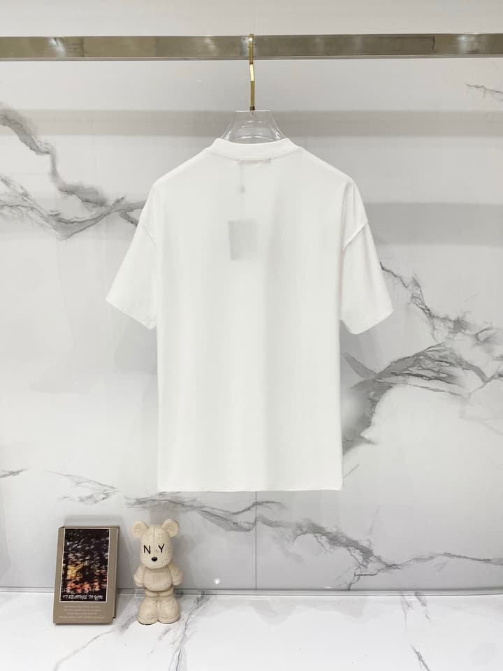 Louis Vuitton Snow Mountain Ice Cube Logo T-Shirt in Black