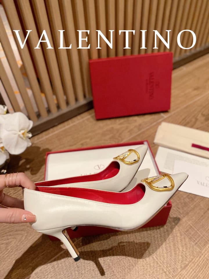 Valentino VLogo Signature Crystal Pumps – 2022 Collection in Black Patent Leather