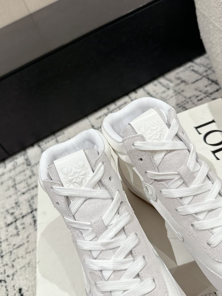 Loewe Flow Runner 2.0 Runway Sneakers – 25SS in All White With Gum Sole