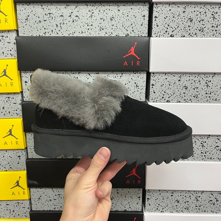 UGG Thick-Soled Low-Cut Fur Snow Boots in Olive Suede Patterned Trim