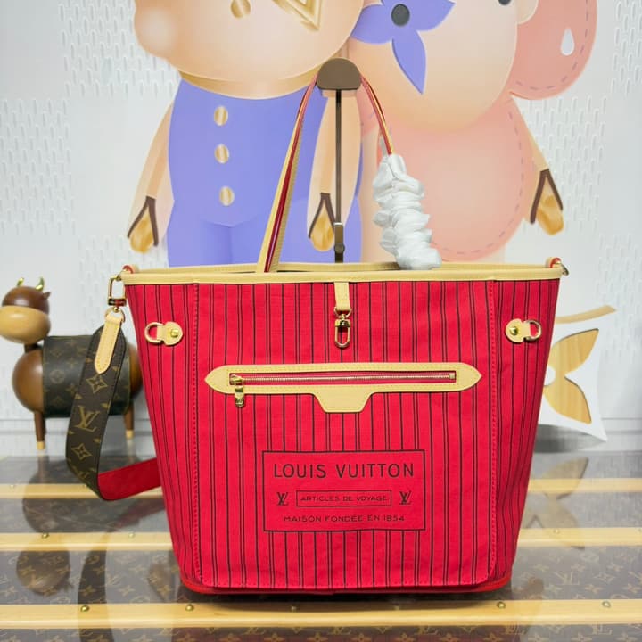 Louis Vuitton Neverfull Bandoulière Inside Out Tote Bag in Red