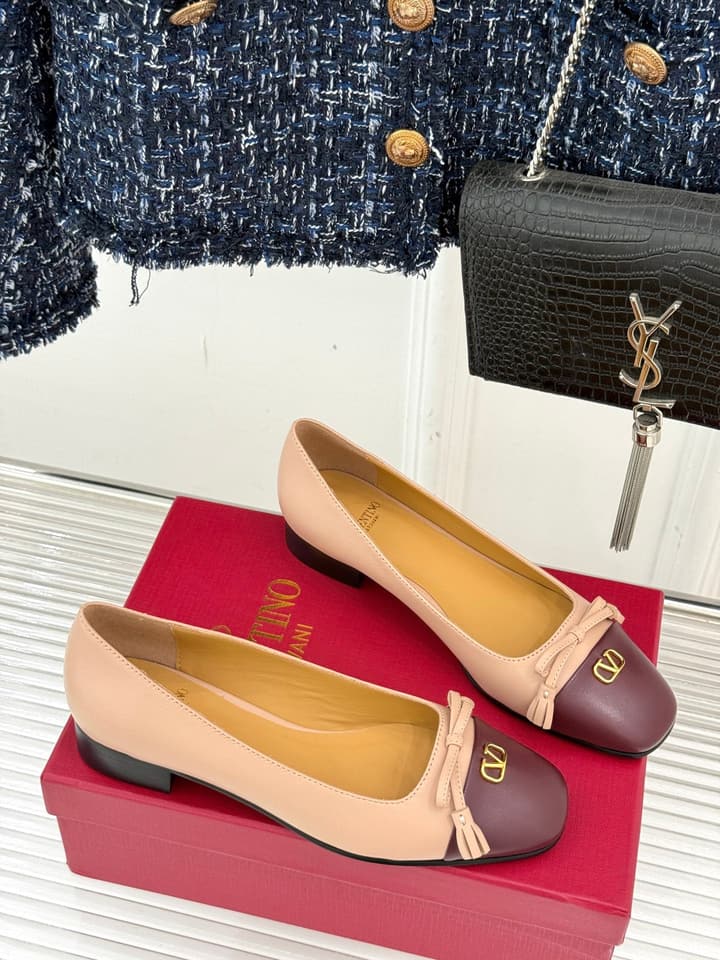 Valentino VLogo Metal Buckle Ballet Flats – 25FW in Charcoal