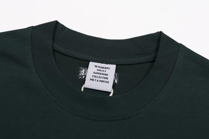Vetements Red Letter Print Relaxed T-Shirt – Spring/Summer Collection in Black