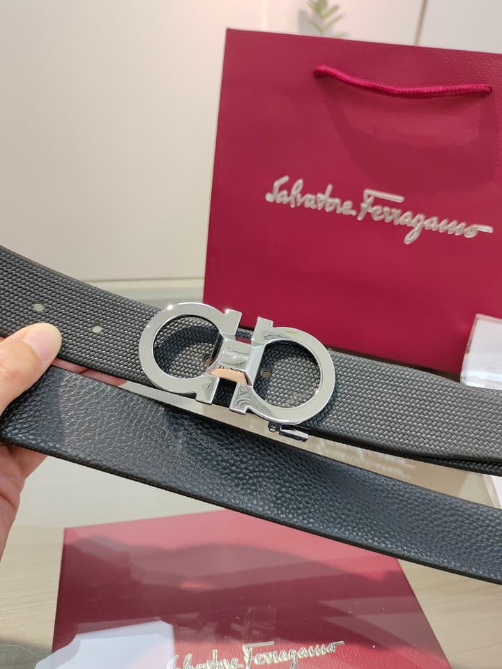 Ferragamo Reversible Leather Belt with Copper Buckle in Dark Leather With Black Buckle