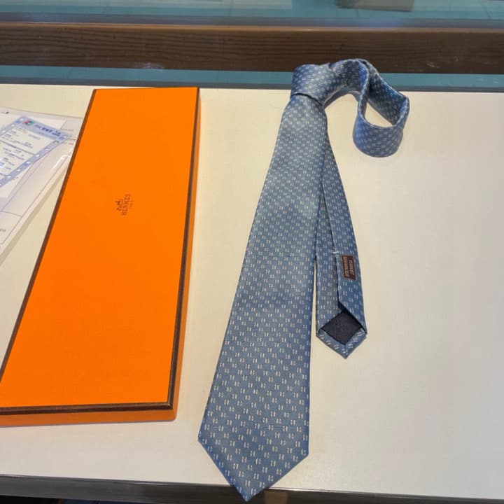Hermès H-Letter Men's Silk Tie Series in Burgundy Microdot