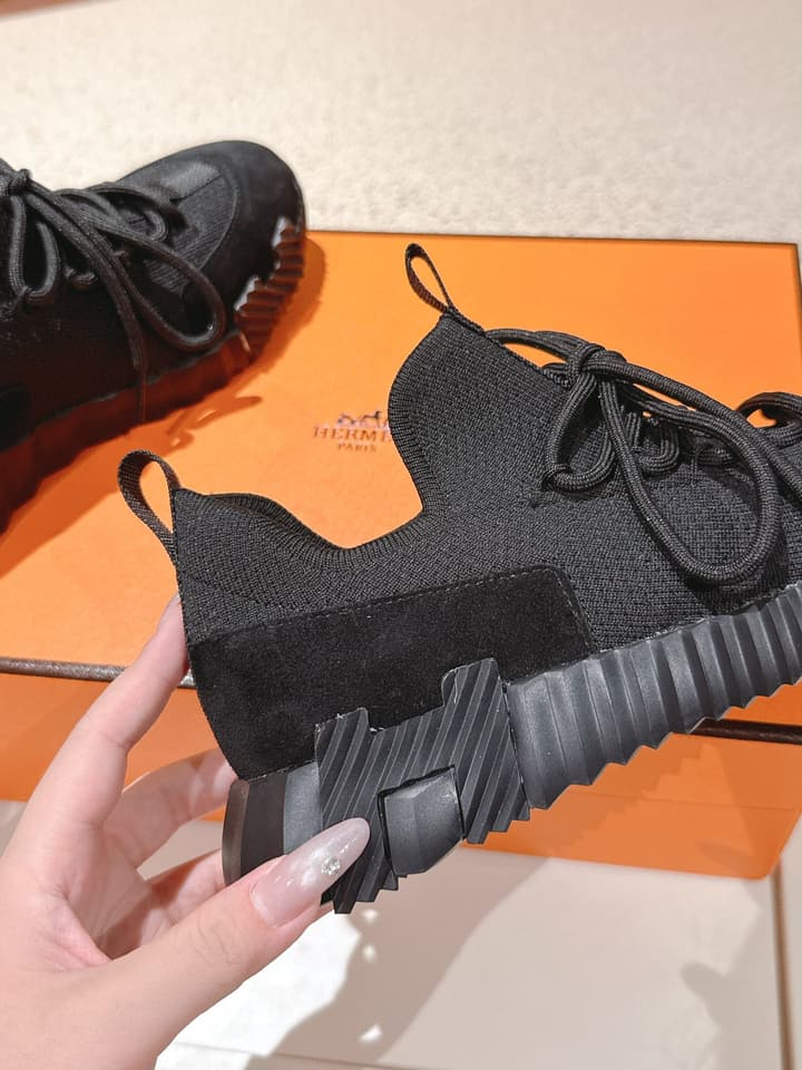 Hermès Classic Couple's Casual Sneakers in All Black
