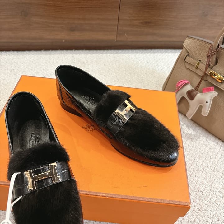 Hermès Mink Suede Loafers & Mules – Autumn/Winter Collection in Pale Tan Suede With Silver Hardware