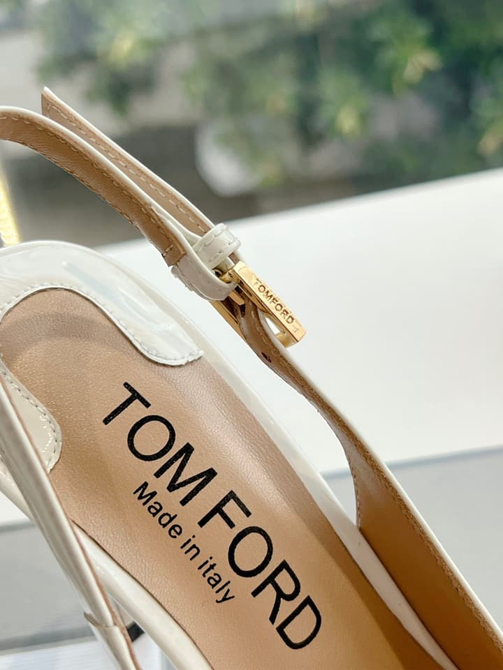 TOM FORD Pointed Toe High Heels – 2024 Autumn/Winter Collection in Crisp Black Patent