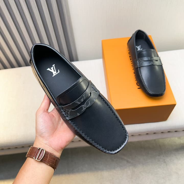 Louis Vuitton Pebbled Leather Driving Shoes in Black Textured Leather