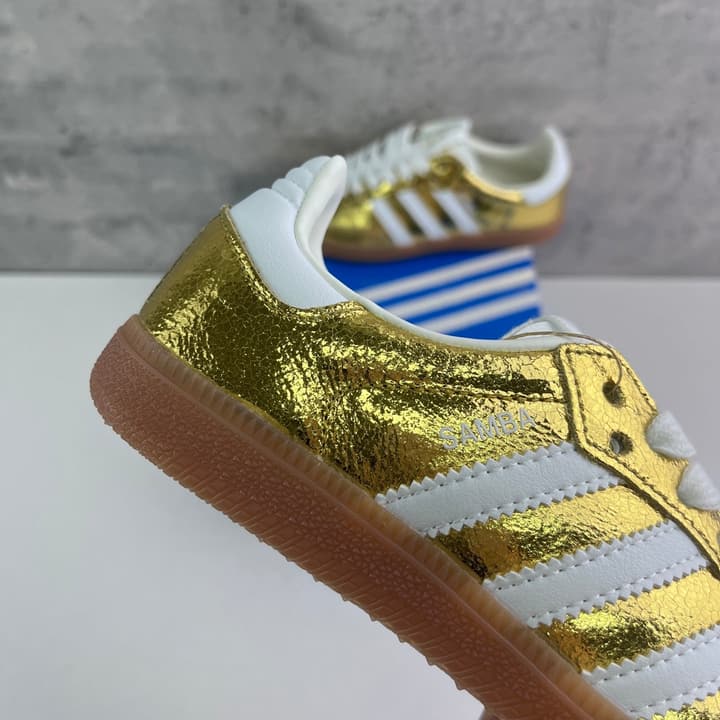 Adidas Samba OG Sneakers in Gold Metallic