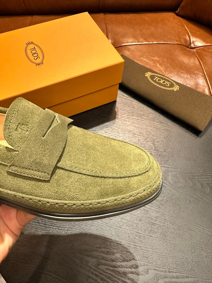 Tod's Gommino Calfskin Loafers in Charcoal Suede