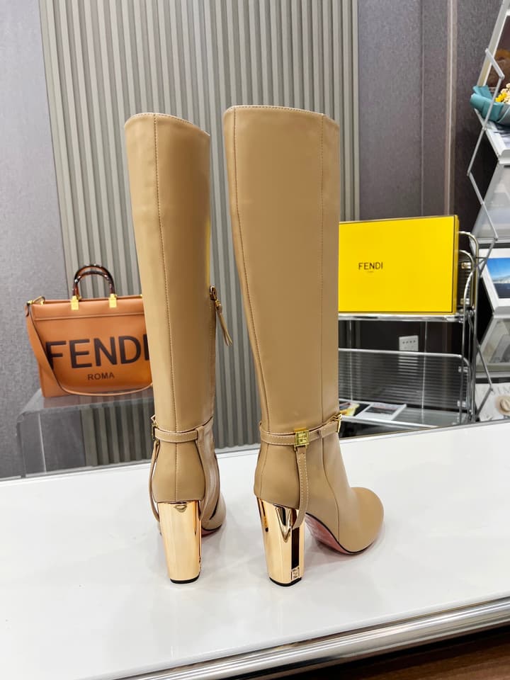 Fendi Delfina Runway Round Toe Boots in Black Leather Boots