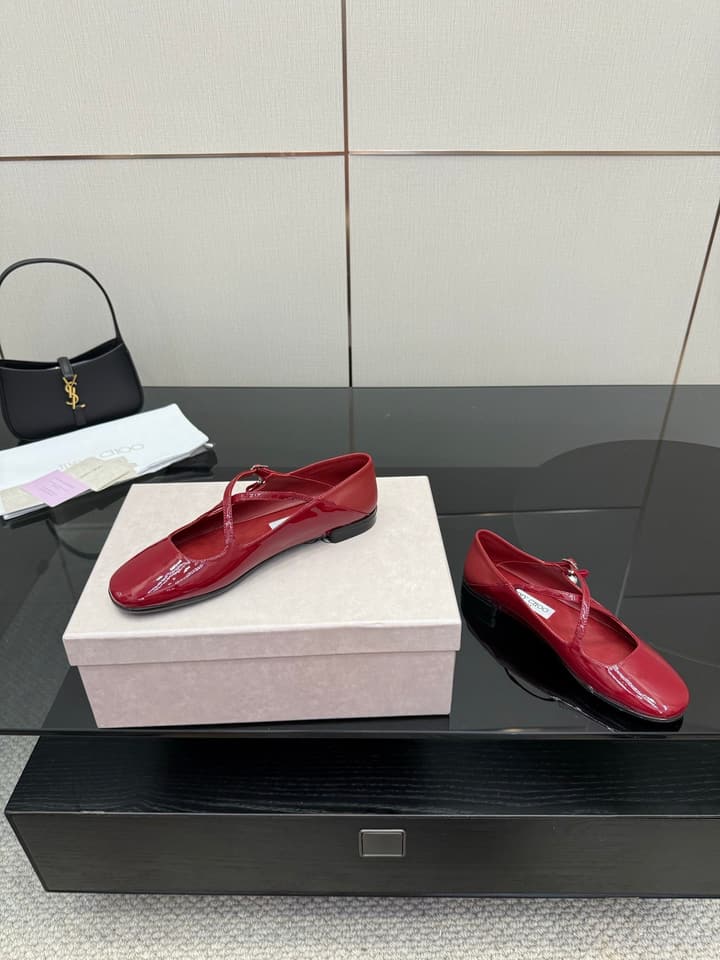 Jimmy Choo Patent Leather Ballerina Flats – 25SS in Black Patent