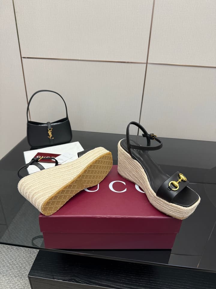 Gucci Horsebit Platform Sandals – 2025 Summer Collection in Black