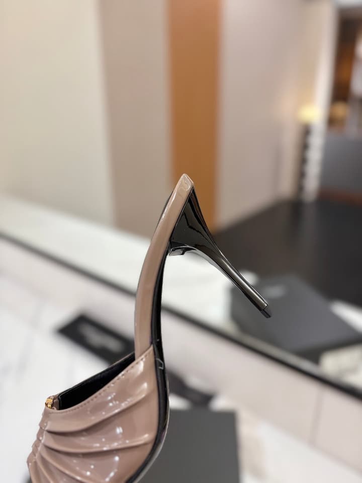 Saint Laurent Crystal Chain Patent Leather Heeled Sandals – 2025 Spring/Summer Collection in White Patent