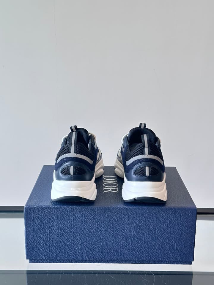 Dior B22 Retro Jogging Sneakers in Black And White Oblique
