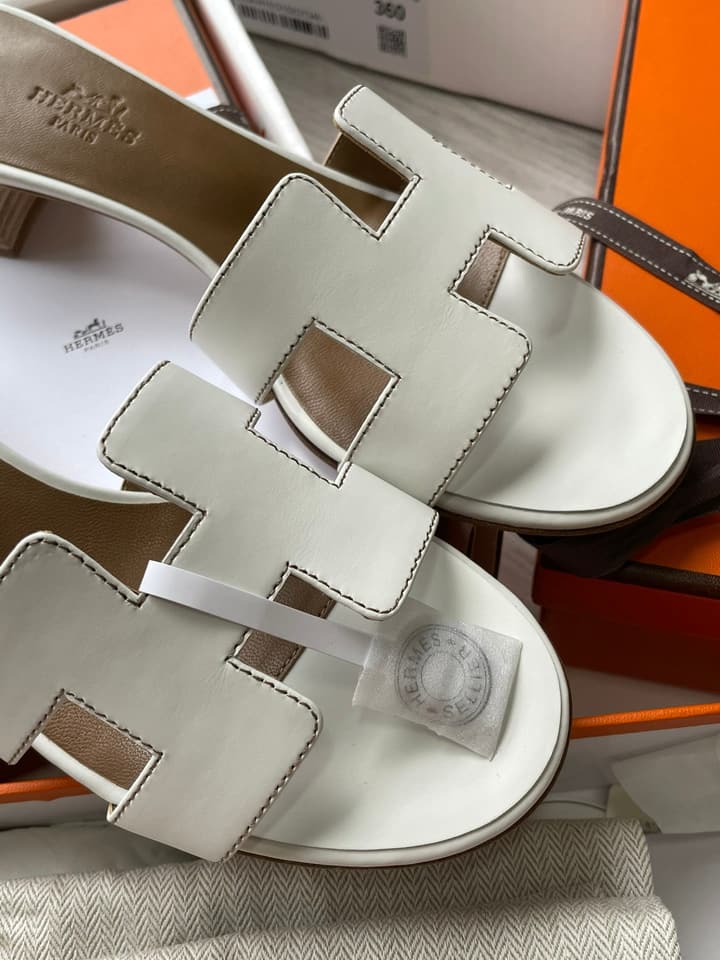 Hermès Classic H Slippers in Cream Leather