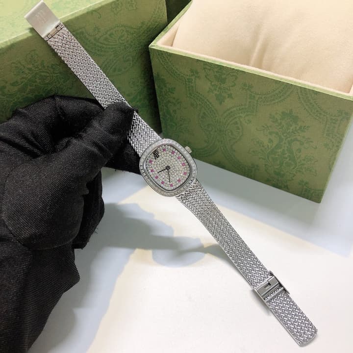 Audemars Piguet Vintage Crystal Watch in Gold