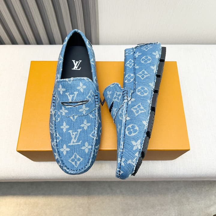 Louis Vuitton Pebbled Leather Driving Shoes in Black Textured Leather