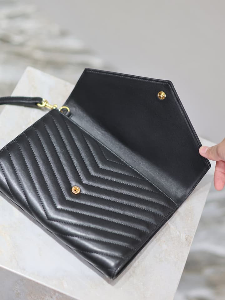 Saint Laurent LE CASSANDRE Lambskin Clutch Bag in Black