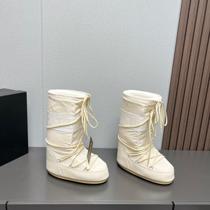 Moon Boot 2024FW Snow Boots in Matte Black