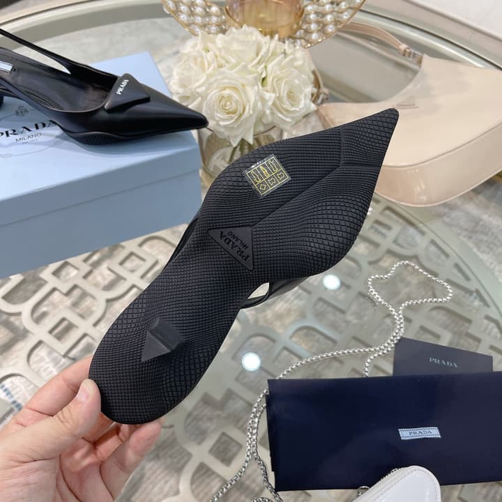 Prada Patent Leather Slingback Heels – Spring/Summer Collection – 2022 in Gold