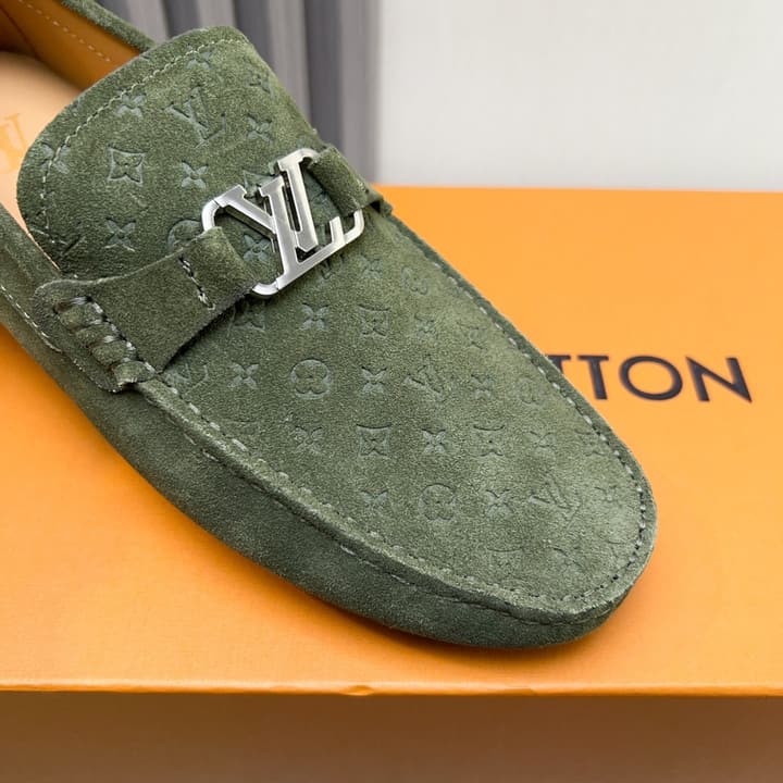 Louis Vuitton Pebbled Leather Driving Shoes in Black Textured Leather