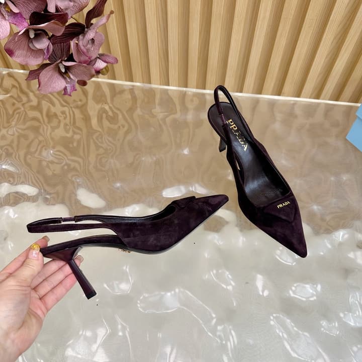 Prada 2025 Spring Pointed Toe Pumps in Matte Black