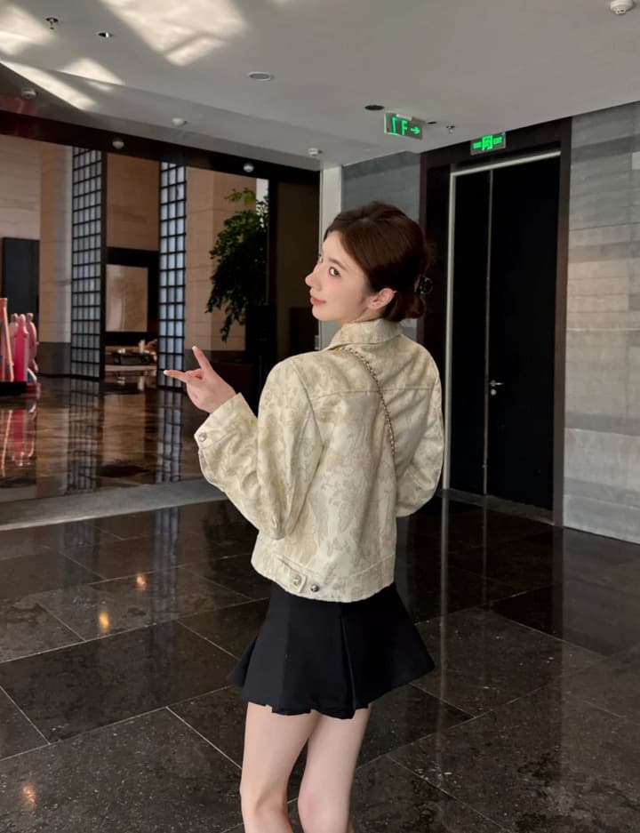 Dior CD Bee Embroidery Floral Short Jacket in White Gold Floral Embroidery