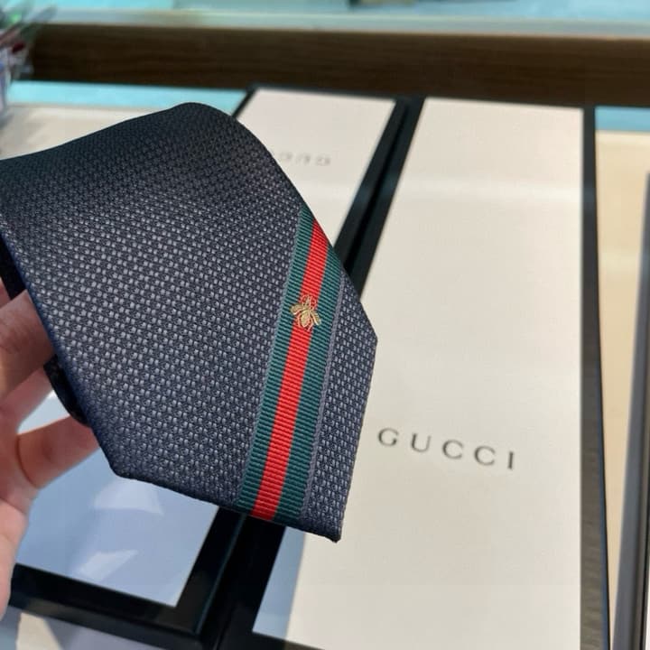 Gucci Bee Web Stripe Tie in Burgundy