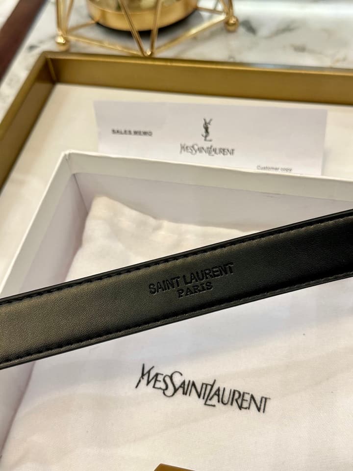 Saint Laurent Classic Leather Belt – 2.5cm in Black Leather With Gold Buckle