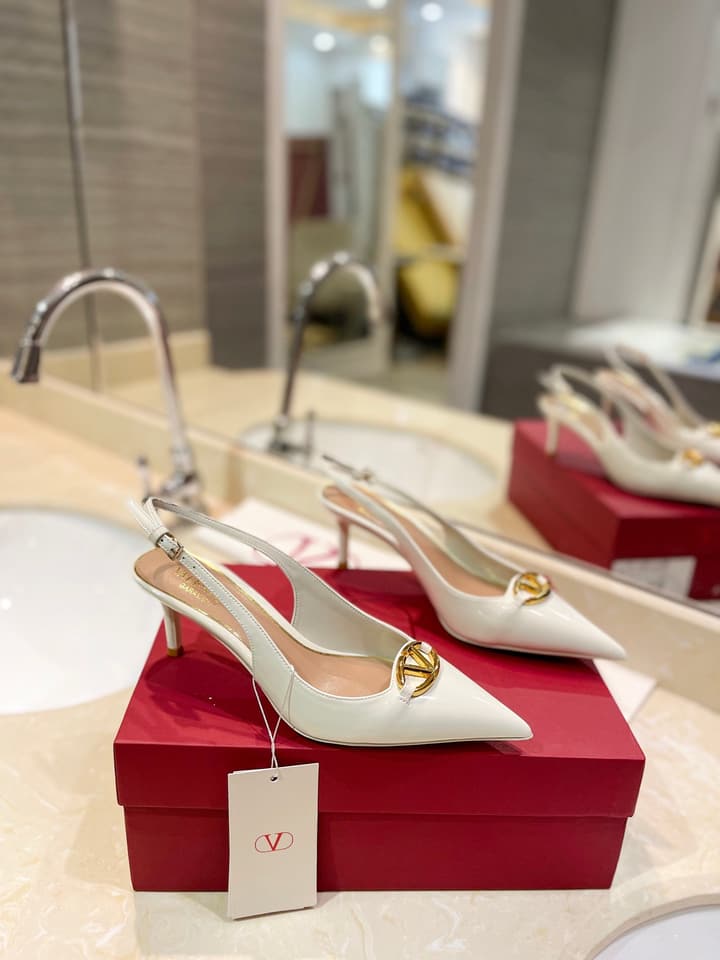 Valentino VLogo Signature Patent Leather Slingback Heels – 2024 Collection in Nude Leather